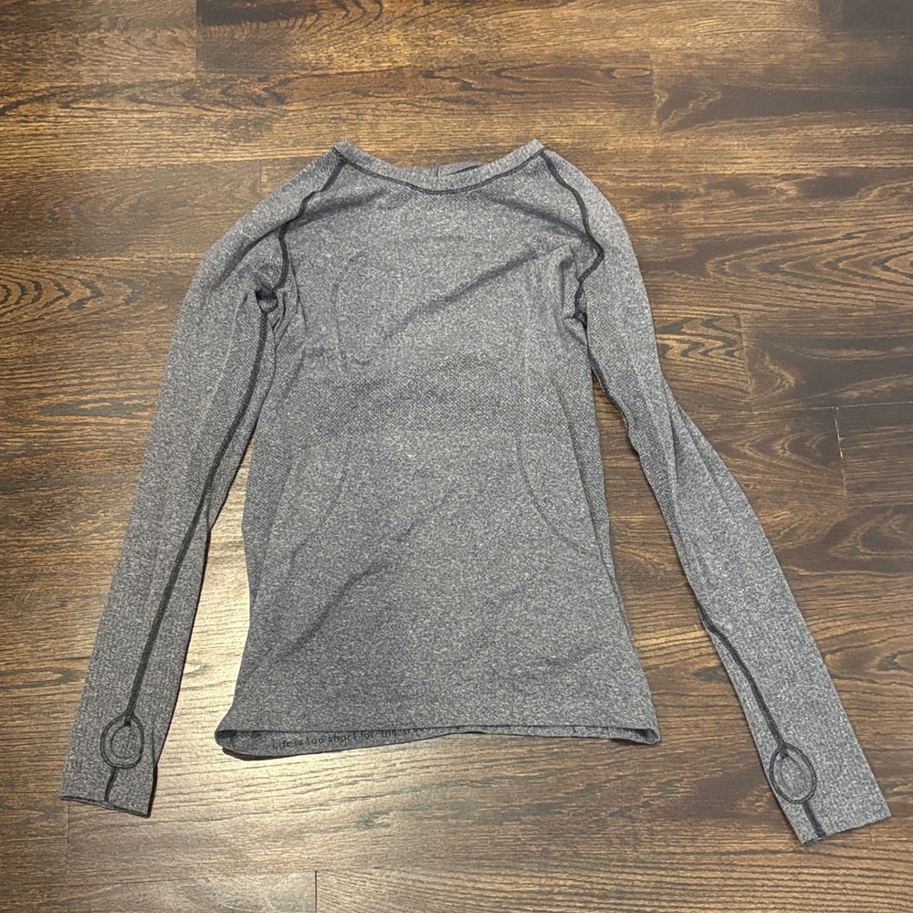 Lululemon Women’s Gray Long Sleeve Size 8